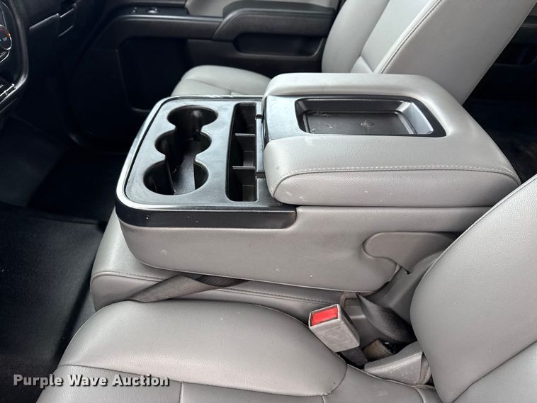 image for item EG1819 2019 Chevrolet 2500 HD Double Cab utility bed pickup truck