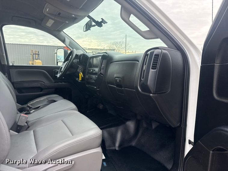 image for item EG1819 2019 Chevrolet 2500 HD Double Cab utility bed pickup truck