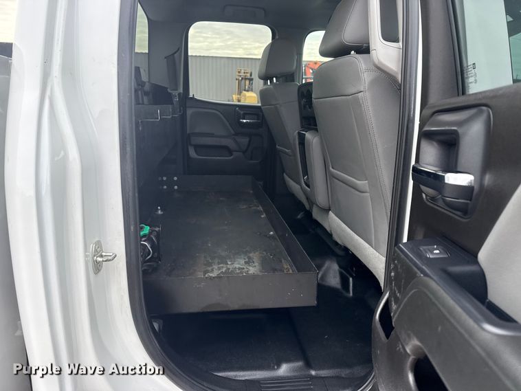 image for item EG1819 2019 Chevrolet 2500 HD Double Cab utility bed pickup truck