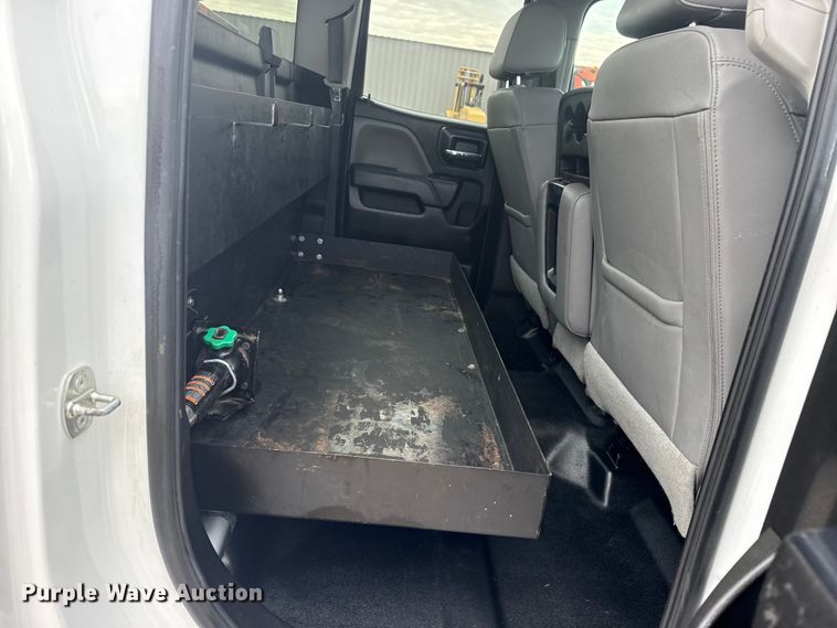 image for item EG1819 2019 Chevrolet 2500 HD Double Cab utility bed pickup truck