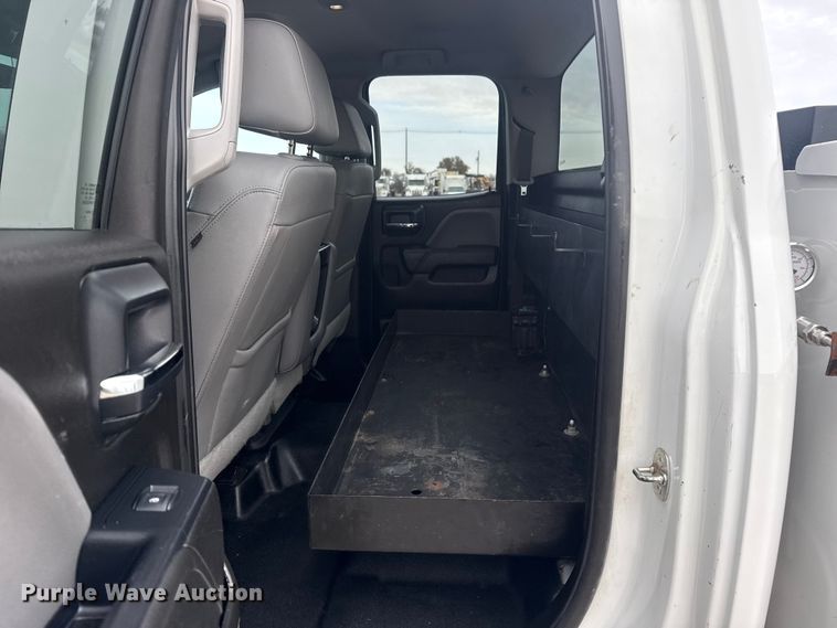 image for item EG1819 2019 Chevrolet 2500 HD Double Cab utility bed pickup truck