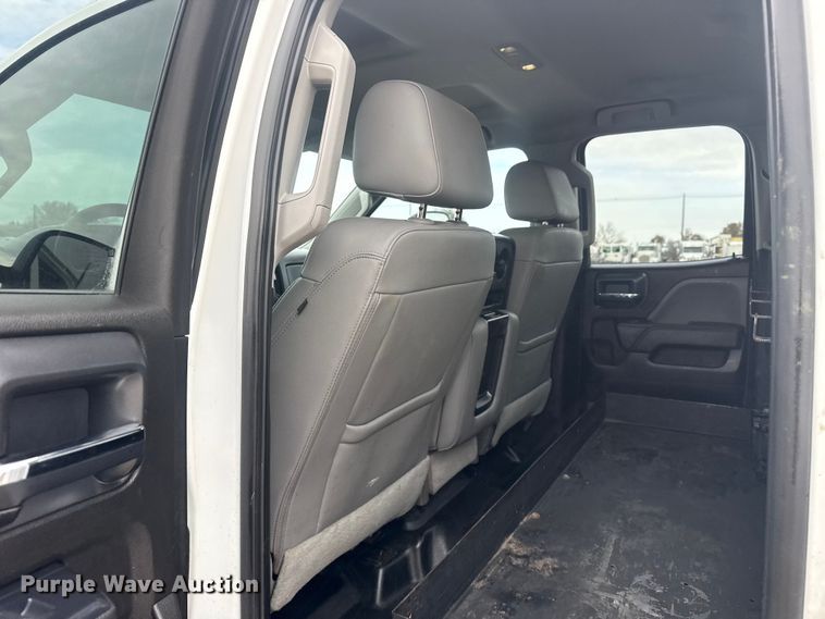 image for item EG1819 2019 Chevrolet 2500 HD Double Cab utility bed pickup truck