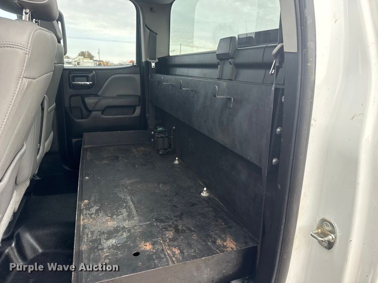 image for item EG1819 2019 Chevrolet 2500 HD Double Cab utility bed pickup truck