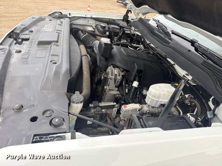 image for item EG1819 2019 Chevrolet 2500 HD Double Cab utility bed pickup truck