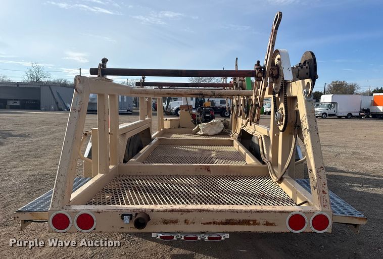 image for item EG1821 1998 TSE International RC572X48-3 reel trailer