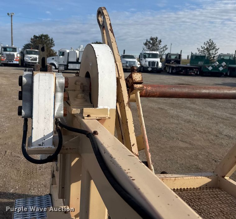 image for item EG1821 1998 TSE International RC572X48-3 reel trailer