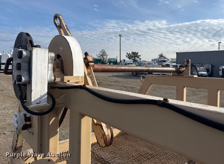 image for item EG1821 1998 TSE International RC572X48-3 reel trailer