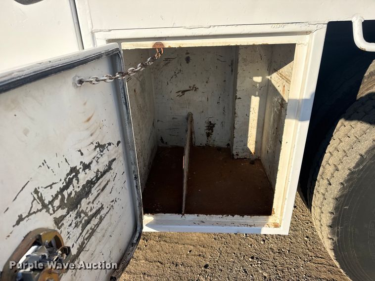 image for item EG1824 2007 Freightliner Business Class M2 crane truck