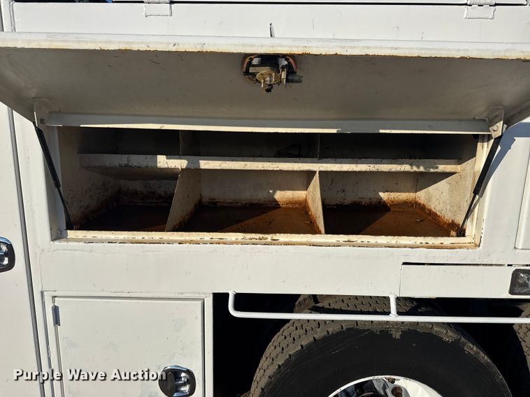 image for item EG1824 2007 Freightliner Business Class M2 crane truck