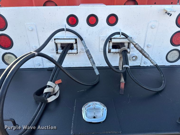 image for item EG1824 2007 Freightliner Business Class M2 crane truck