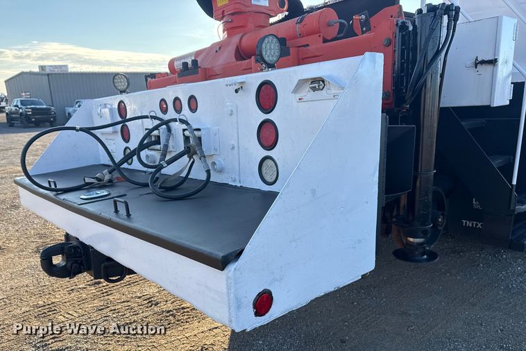 image for item EG1824 2007 Freightliner Business Class M2 crane truck