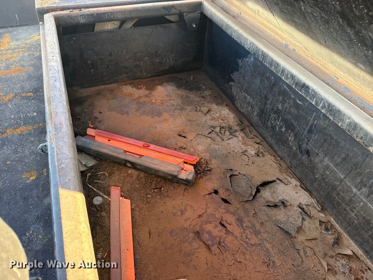 image for item EG1824 2007 Freightliner Business Class M2 crane truck