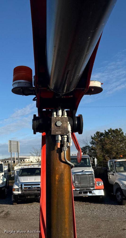 image for item EG1824 2007 Freightliner Business Class M2 crane truck