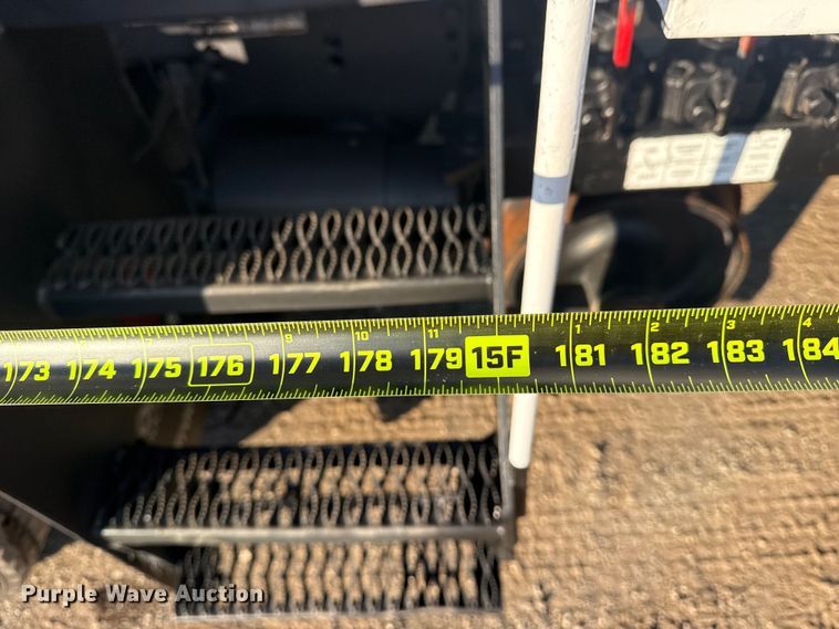 image for item EG1824 2007 Freightliner Business Class M2 crane truck