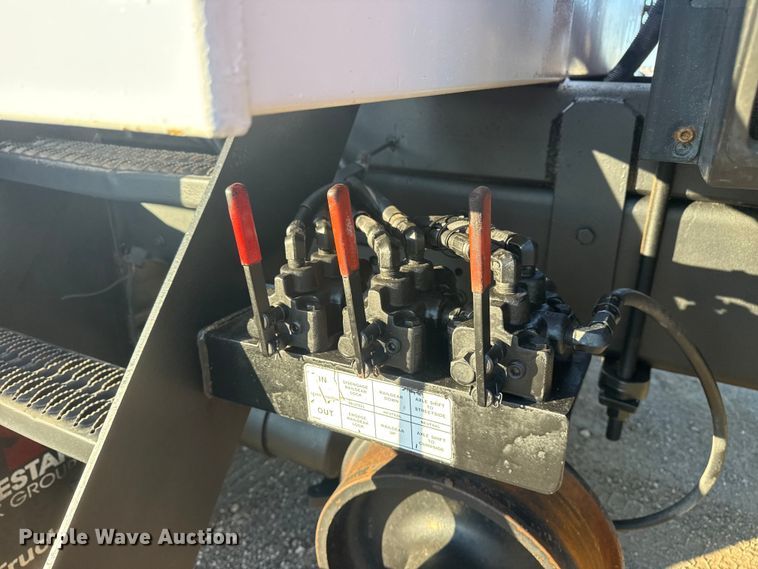 image for item EG1824 2007 Freightliner Business Class M2 crane truck