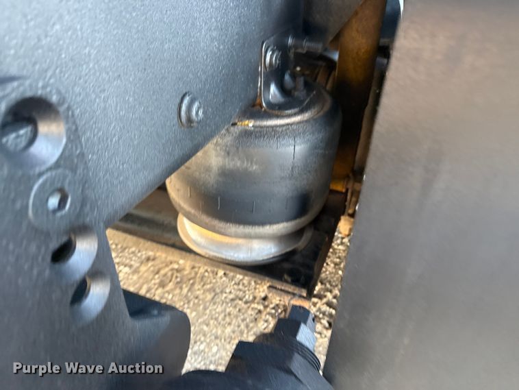 image for item EG1824 2007 Freightliner Business Class M2 crane truck