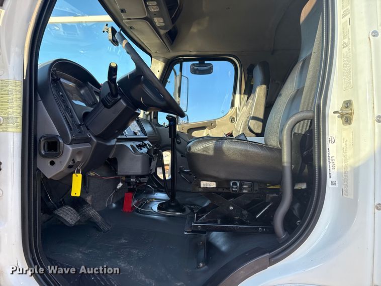 image for item EG1824 2007 Freightliner Business Class M2 crane truck