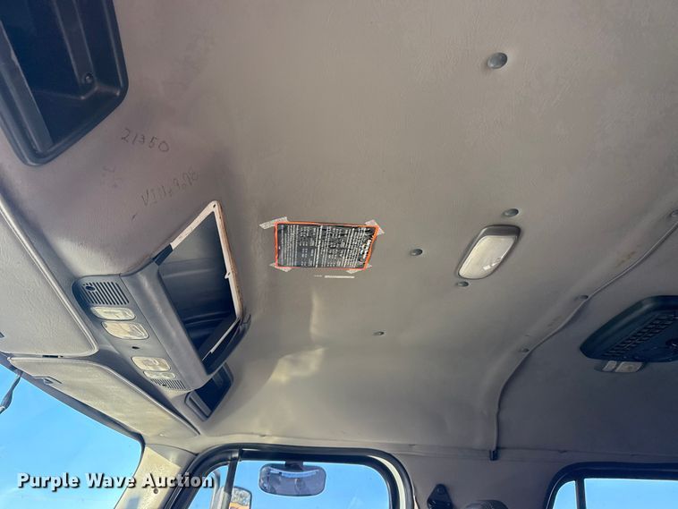 image for item EG1824 2007 Freightliner Business Class M2 crane truck