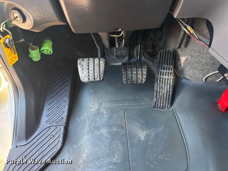 image for item EG1824 2007 Freightliner Business Class M2 crane truck