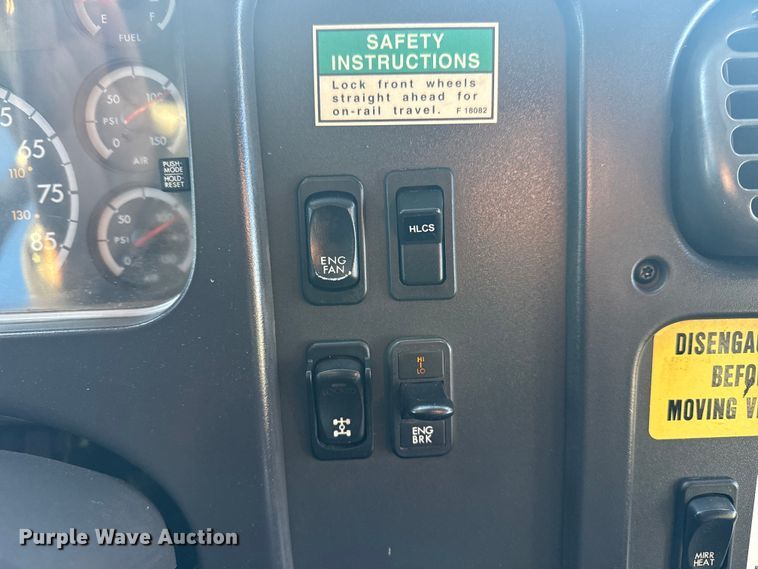 image for item EG1824 2007 Freightliner Business Class M2 crane truck