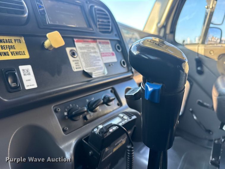 image for item EG1824 2007 Freightliner Business Class M2 crane truck