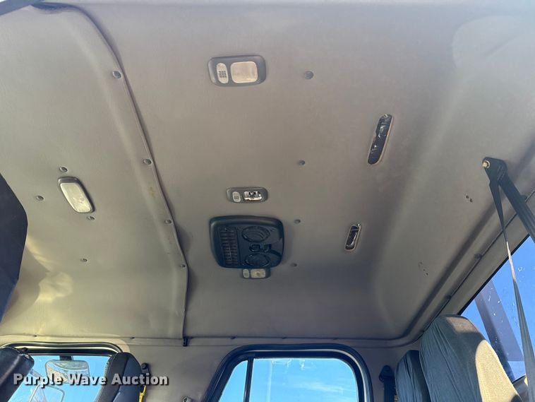 image for item EG1824 2007 Freightliner Business Class M2 crane truck