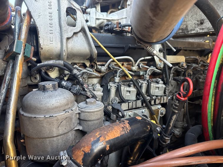 image for item EG1824 2007 Freightliner Business Class M2 crane truck