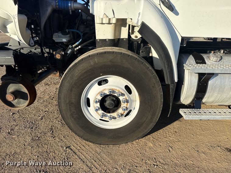 image for item EG1824 2007 Freightliner Business Class M2 crane truck