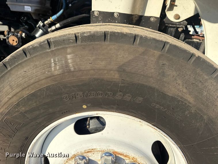 image for item EG1824 2007 Freightliner Business Class M2 crane truck