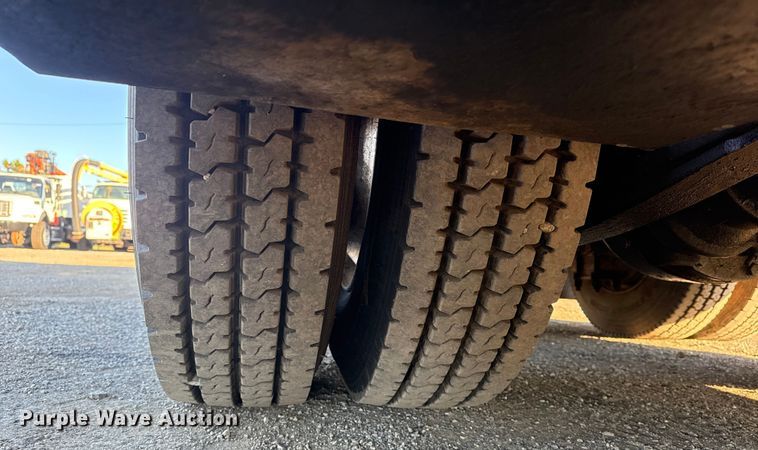 image for item EG1824 2007 Freightliner Business Class M2 crane truck