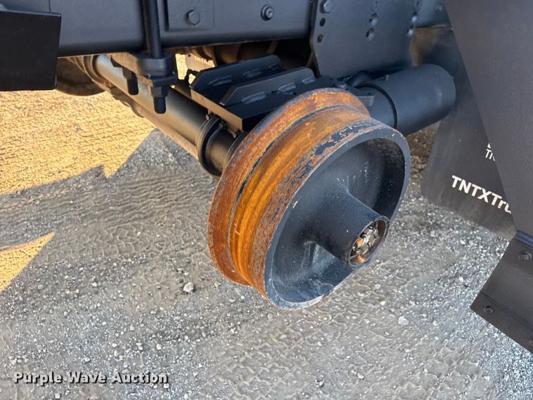 image for item EG1824 2007 Freightliner Business Class M2 crane truck