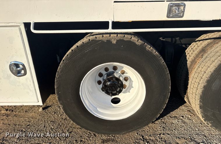 image for item EG1824 2007 Freightliner Business Class M2 crane truck