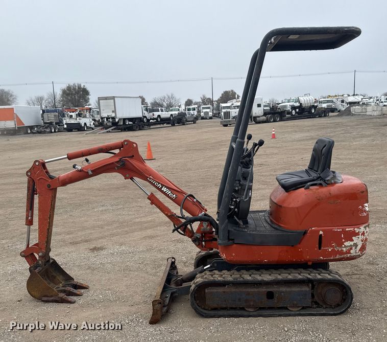 image for item EG1829 2003 Ditch Witch MX9 mini excavator