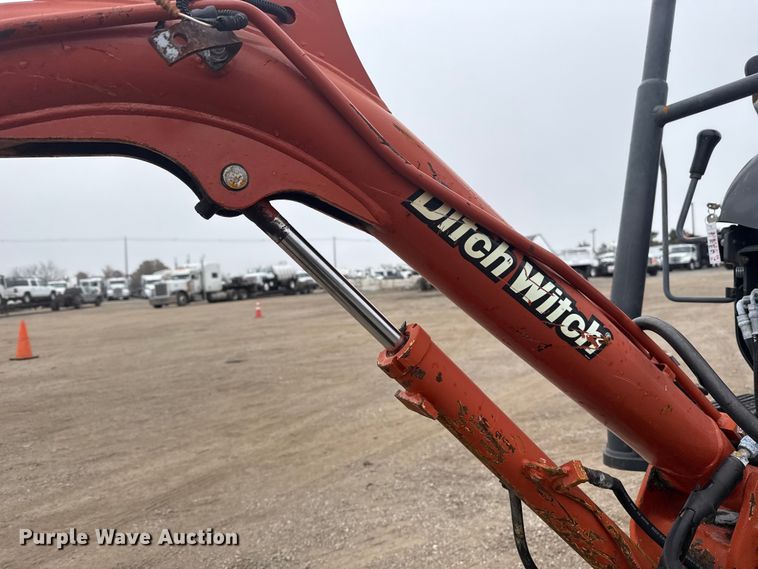 image for item EG1829 2003 Ditch Witch MX9 mini excavator