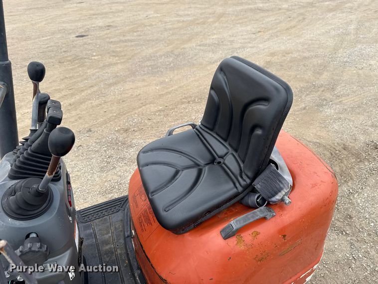 image for item EG1829 2003 Ditch Witch MX9 mini excavator