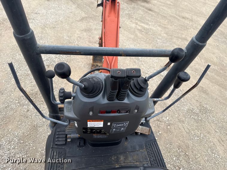 image for item EG1829 2003 Ditch Witch MX9 mini excavator