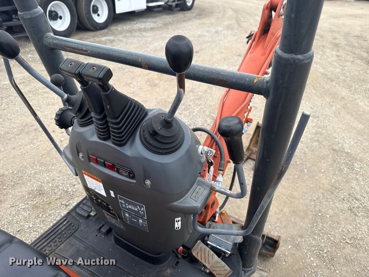 image for item EG1829 2003 Ditch Witch MX9 mini excavator
