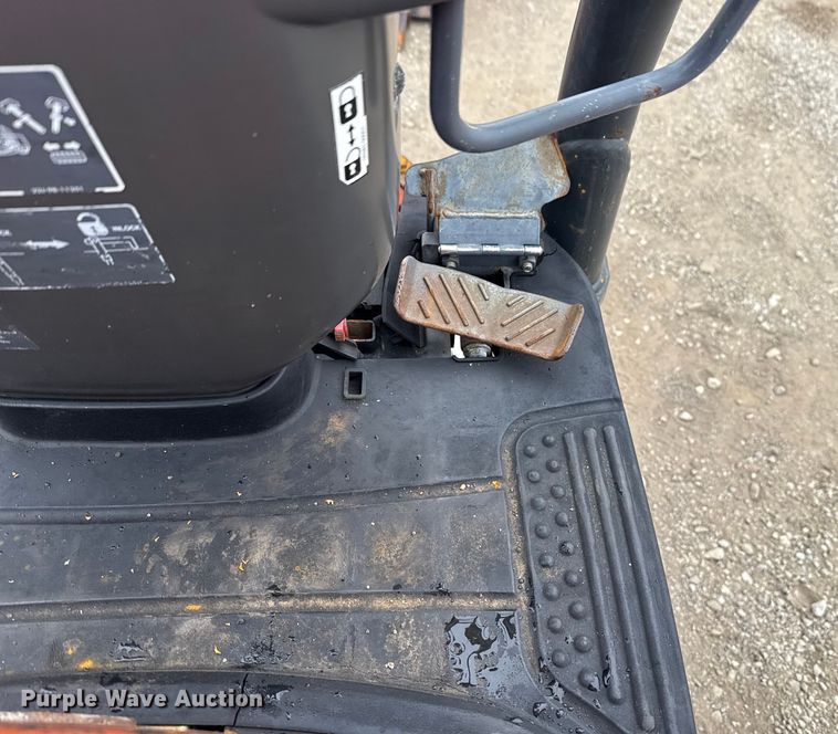 image for item EG1829 2003 Ditch Witch MX9 mini excavator