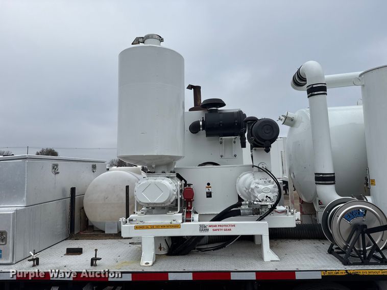 image for item EG1831 2013 RAM 5500 vacuum truck