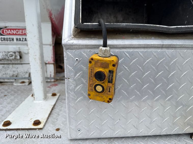 image for item EG1831 2013 RAM 5500 vacuum truck