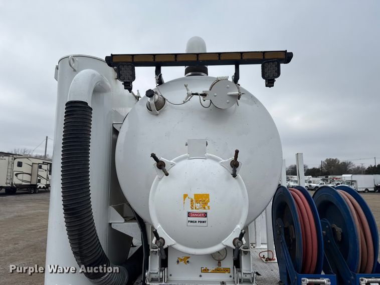 image for item EG1831 2013 RAM 5500 vacuum truck