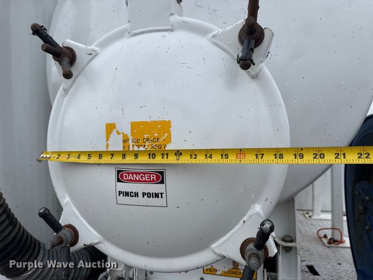 image for item EG1831 2013 RAM 5500 vacuum truck