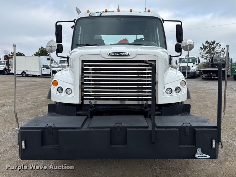 image for item EG1832 2012 Freightliner Business Class M2 crane truck