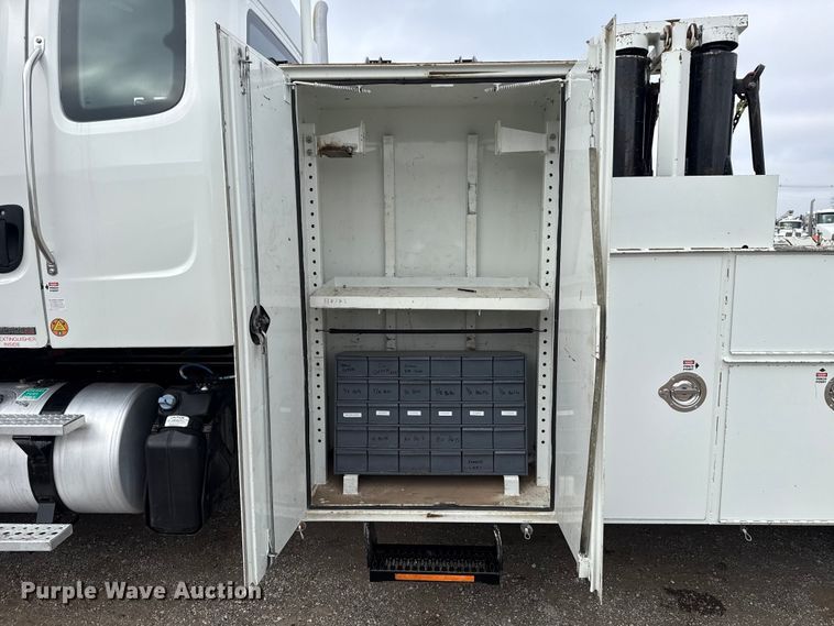 image for item EG1832 2012 Freightliner Business Class M2 crane truck