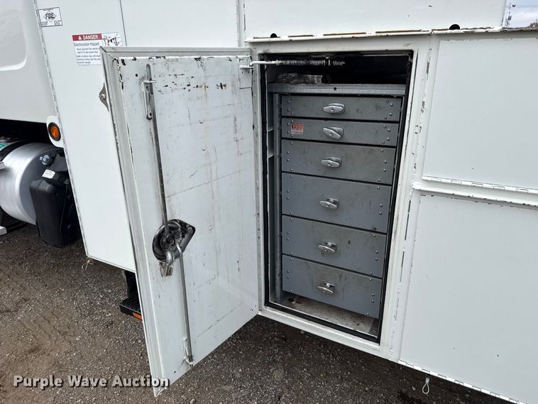 image for item EG1832 2012 Freightliner Business Class M2 crane truck