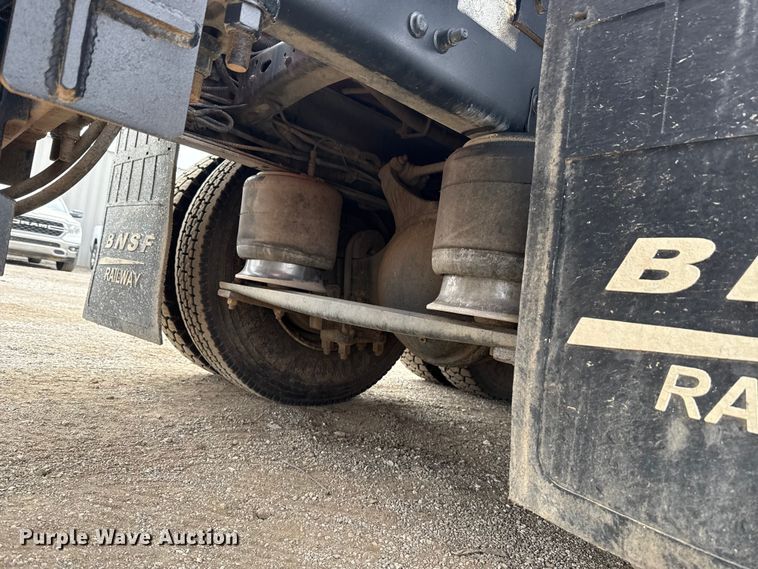 image for item EG1832 2012 Freightliner Business Class M2 crane truck