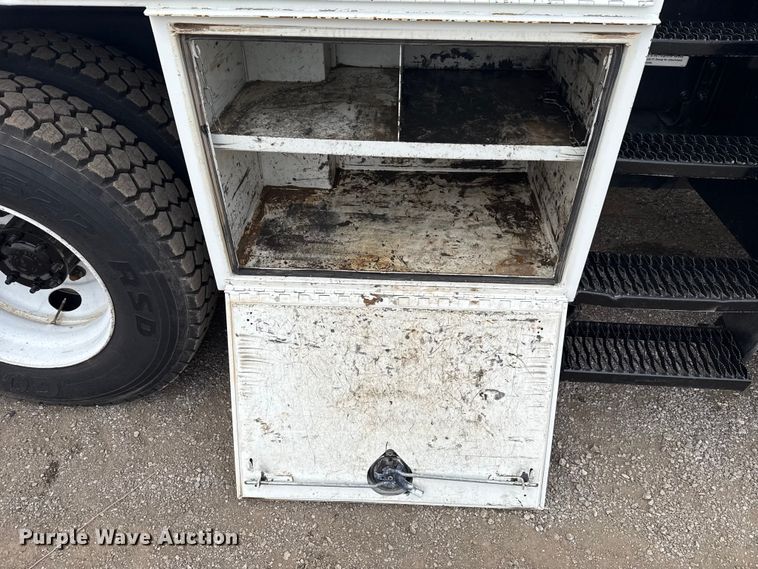 image for item EG1832 2012 Freightliner Business Class M2 crane truck