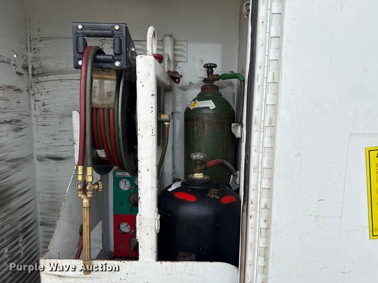 image for item EG1832 2012 Freightliner Business Class M2 crane truck