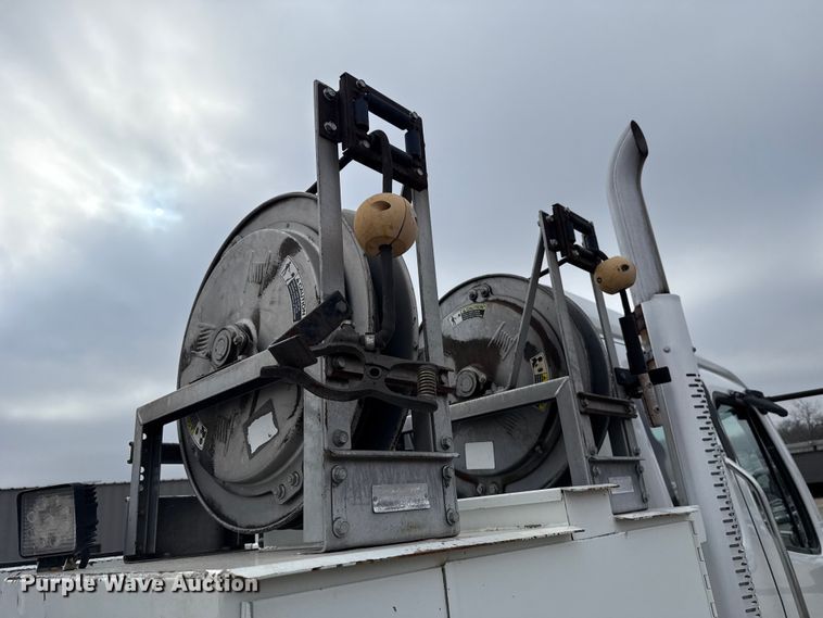 image for item EG1832 2012 Freightliner Business Class M2 crane truck