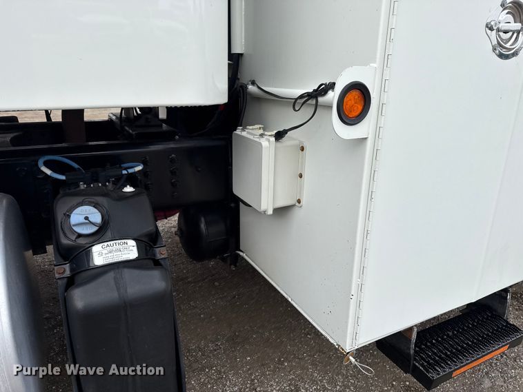 image for item EG1832 2012 Freightliner Business Class M2 crane truck